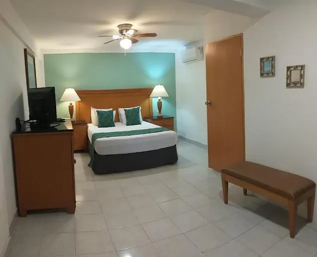 ***  Hotel Central Station Tulum México