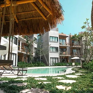 Macondo ** Тулум